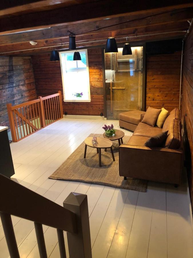 Den Gule Krambua - Gamle Laerdalsoyri - Main Street Old Town Apartment Екстериор снимка